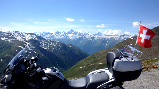 Passhöhe Nufenenpass, Monat Juni
