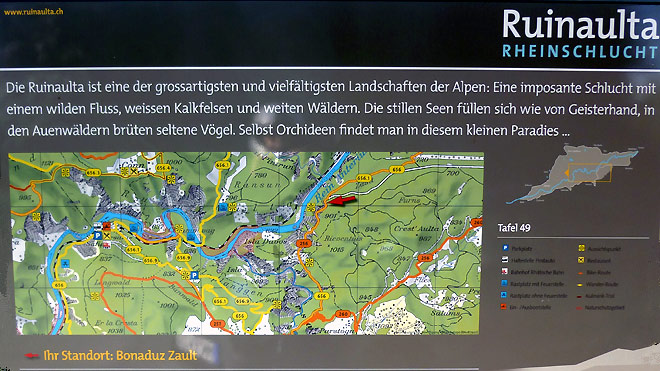 Infotafel über die Ruinaulta