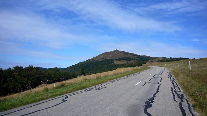 Vor dir, der Grand Ballon mit der Radarkuppel
