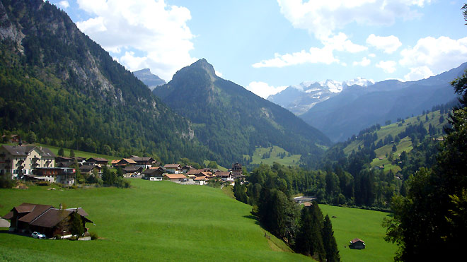 Anfangs Ortschaft Kiental