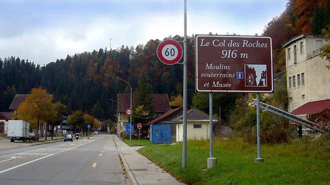 Kurz hinter Le Locle vor der Grenze der Col des Roches