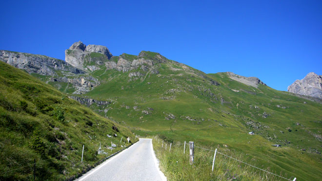 Passstrasse Richtung Sanetsch