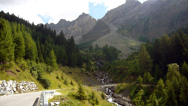 Passstrasse Richtung Sanetsch