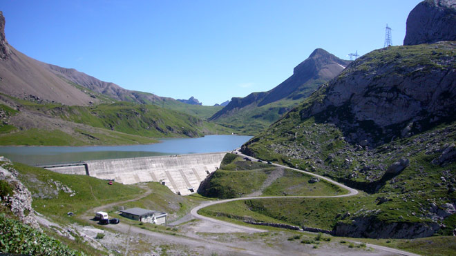 Staumauer Sanetschstausee
