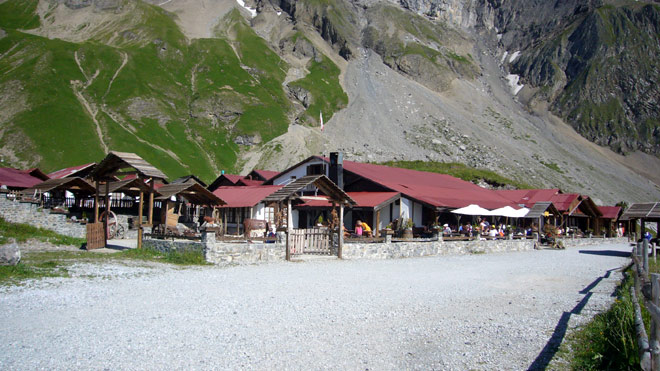 Das Dörfli bei der Staumauer