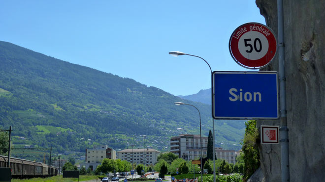 Sion (VS), Start/Ziel einer Fahrt auf den Sanetschpass bis zum Stausee