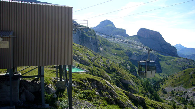 Gondelbahn hinunter nach Gsteig