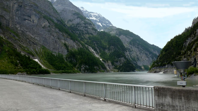 Auf der Staumauer Gigerwald