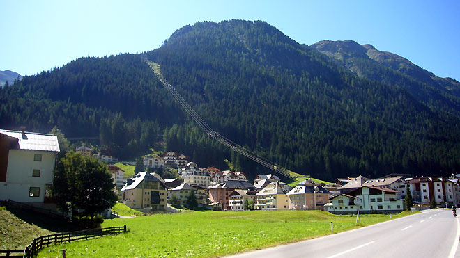 Ischgl mit der Gondelbahn Richtung Samnaun