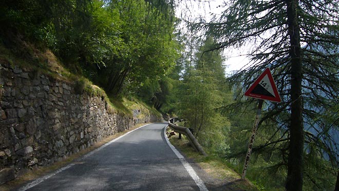 Passstrasse, Seite Ponte di Legno, oft ziemlich schmal