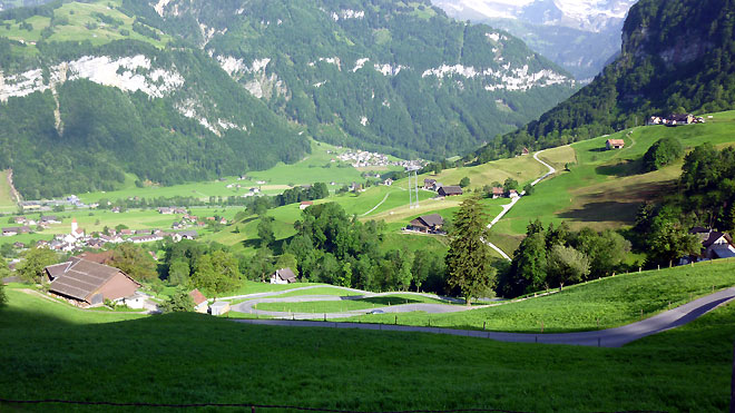 Kehren am Ächerlipass, Nidwaldnerseite, (Dallenwil)