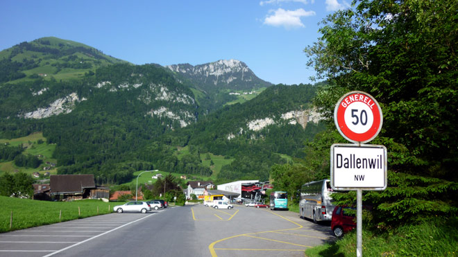 Nach Kerns, Beginn der Ächerlistrasse (Seite Obwalden)