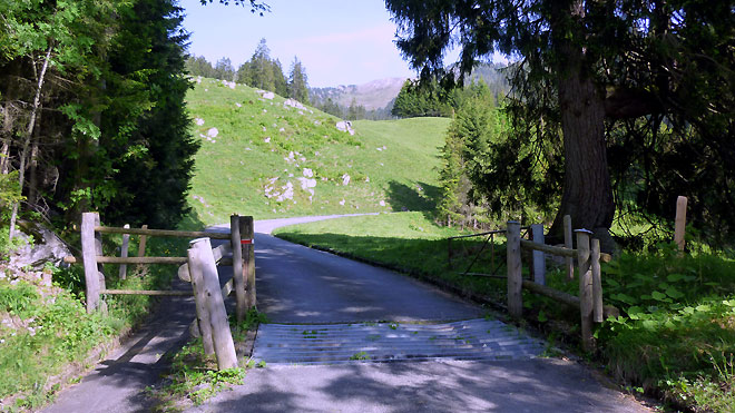 Blick ins Obwaldnerland, nach Kerns Richtung Passhöhe