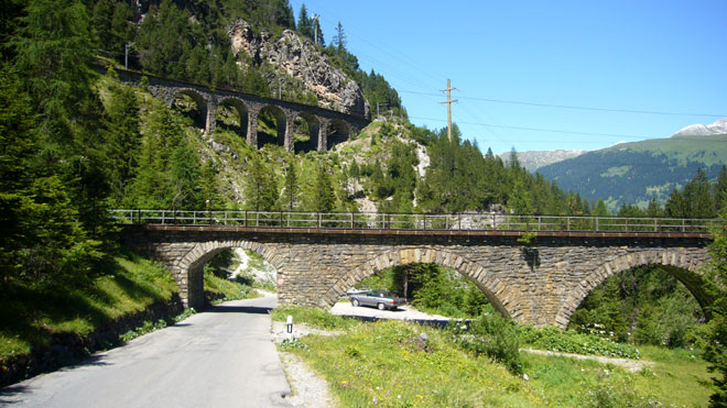 Albulapassstrasse, Viadukte der Rhätischen Bahn