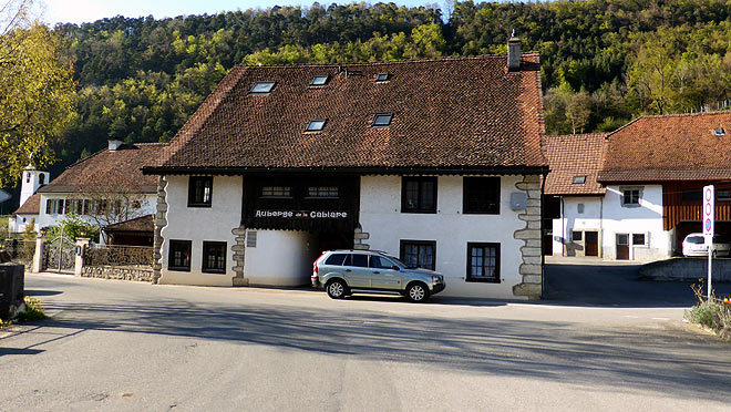 Hier bei der Auberge de la Cabiare rechts in der Strässchen einbiegen. (Tafel 40)