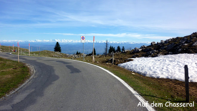 Auf dem Chasseral mit dem Weitblick über das ganze Alpenpanorama