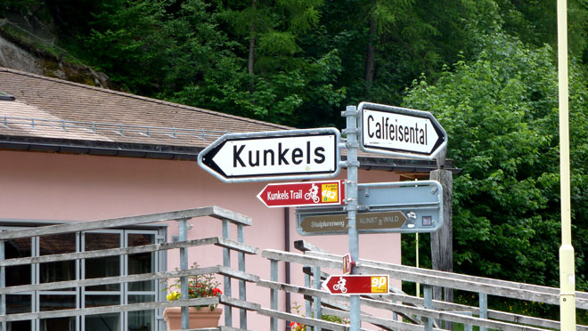 Hier in Vättis Richtung Calfeisental abbiegen...