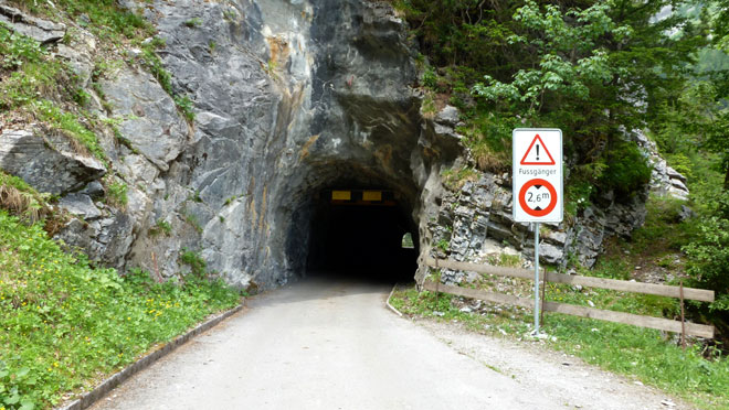 Mehrere Tunells sind unterwegs zu passieren