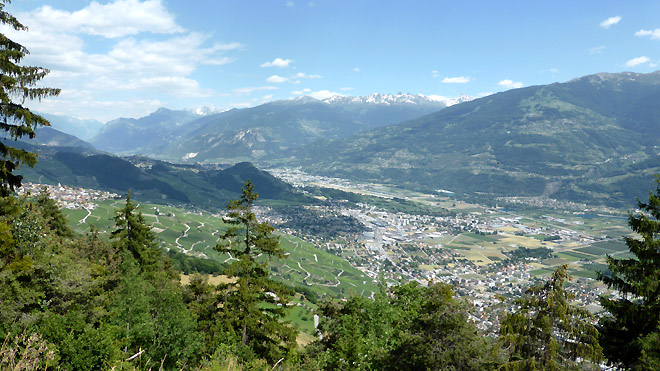 Blick hinunter ins Tal nach Conthey