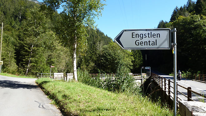 Nach links ins Gental abbiegen