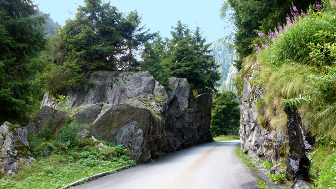 Richtung Göscheneralp, hier wird es kurz etwas eng