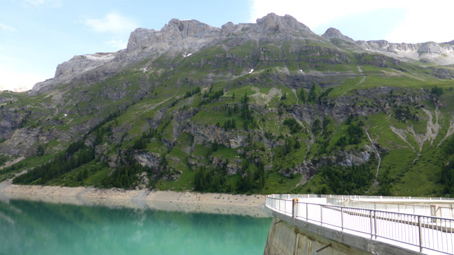 Staumauer Tseuzier, 256 m lan, 156 m hoch