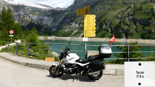 Meine BMW R 1200 R beim Lac de Tseuzier