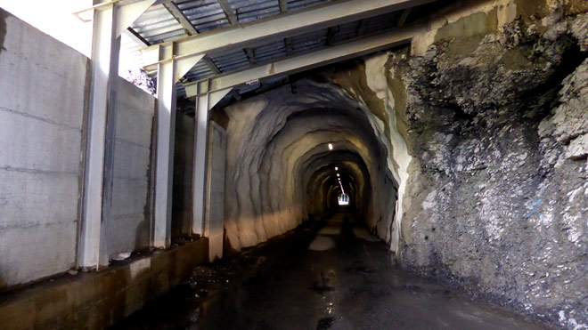 Talfahrt, es gibt mehrere Tunnels