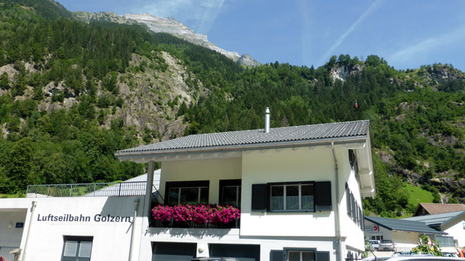 Talstation der Luftseilbahn Golzeren