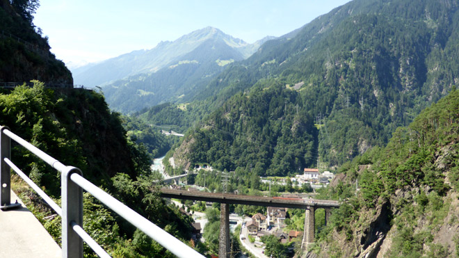 Du bist bereits über der Eisenbahnbrücke