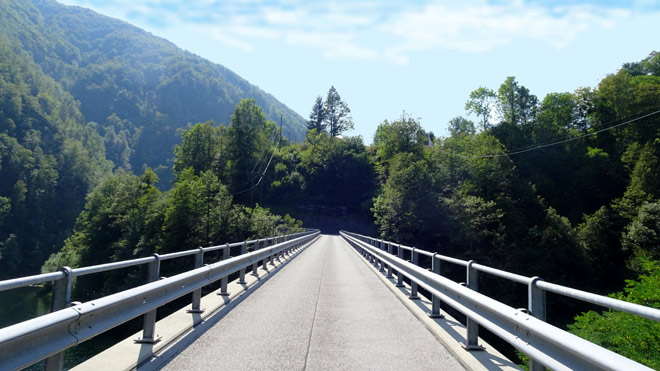 Zurück bei der Brücke