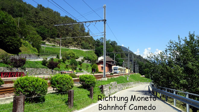 Strasse Richtung Moneto, Bahnhof Camedo