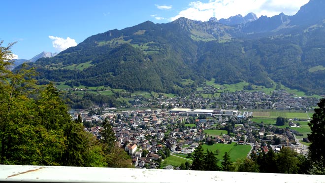 Blick hinunter ins Tal