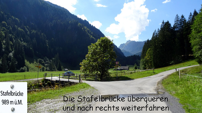 Stafelbrücke überqueren, dann rechts weiterfahren