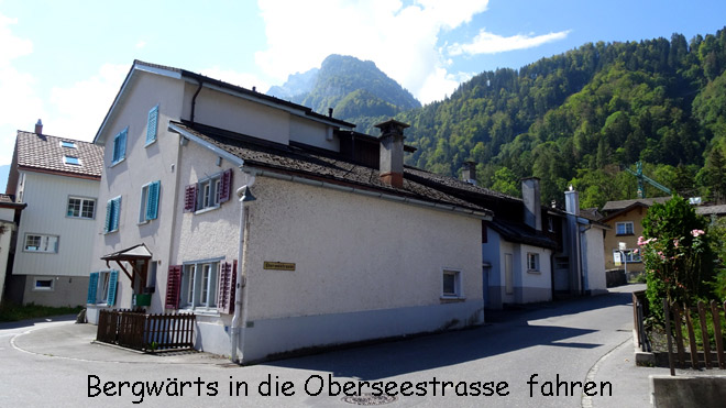 Bergwärts in die Oberseestrasse fahren