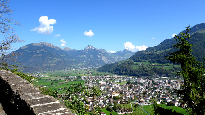 Blick hinunter nach Näfels
