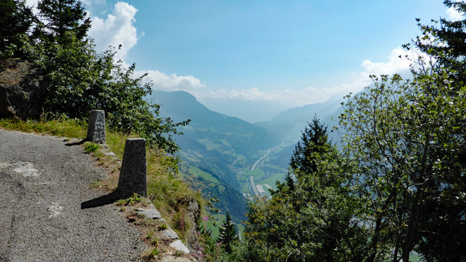 Bergwärts, Blick ins Tal