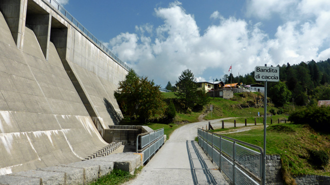 Staumauer, Restaurant