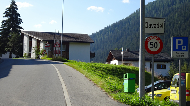 Du bist auf der Anhöhe in Clavadel angekommen