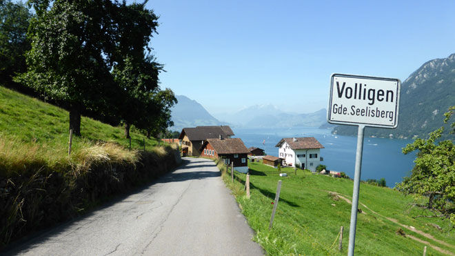 Volligen, Fahrt hinunter zur Schiffländte am Vierwaldstättersee