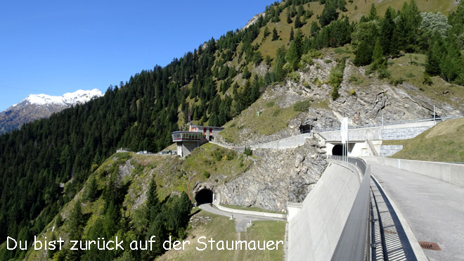 Du bist zurück auf der Staumauer