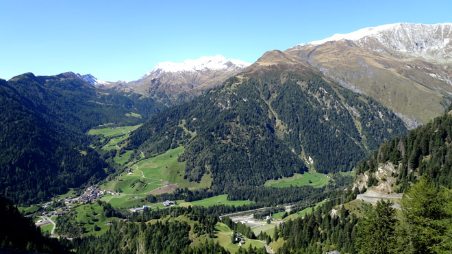 Prächtiger Blick ins Tal