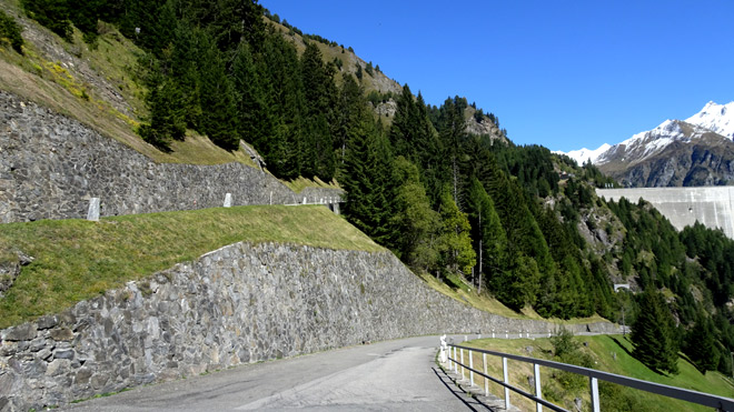 Rückfahrt Richtung Luzzone