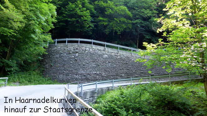 In Haarnadelkurven hinauf zur Staatsgrenze