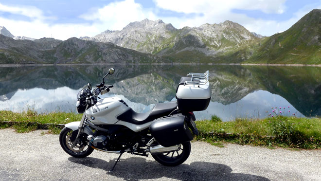 Meine R vor der Kulisse des Lago del Naret auf 2314 m.ü.M.