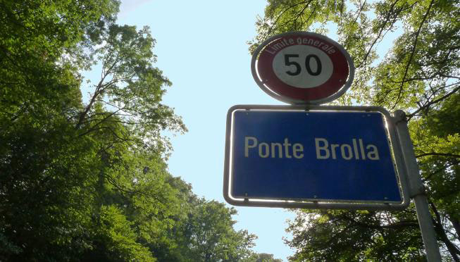 Wieder in Ponte Brolla, im gleissenden Sonnenlicht , - wie das ganze Maggia-Tal